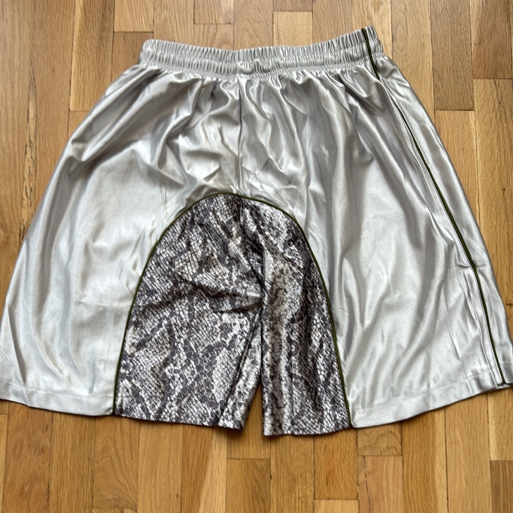 New without tags KILLTEC silver snakeskin shorts - Picture 3 of 3